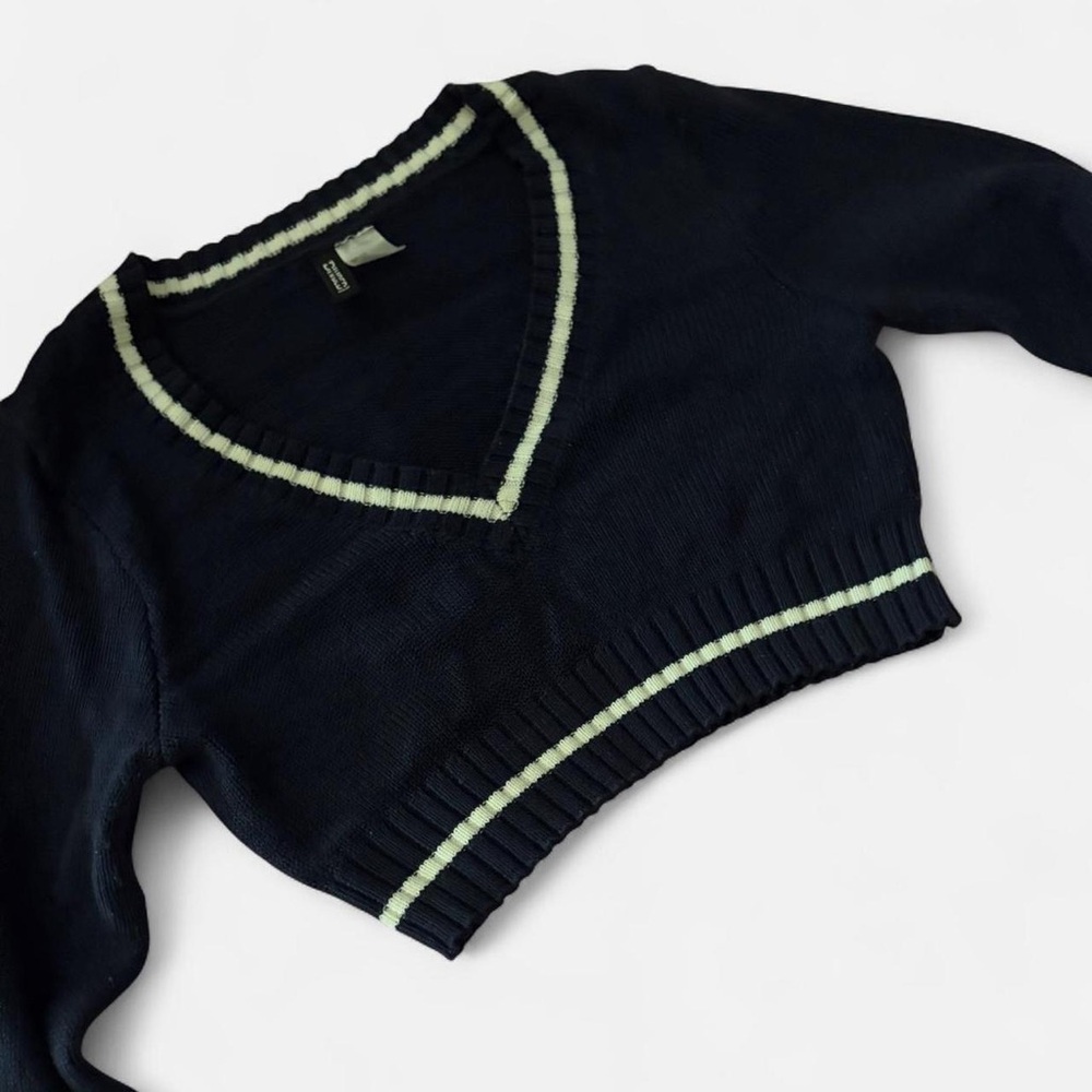 Navy and White V-Neck Cropped Sweater